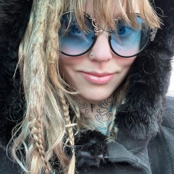 Meet your Posher, Jodee - Picture 4 of 4